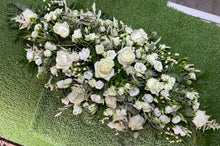 Load image into Gallery viewer, Casket Spray