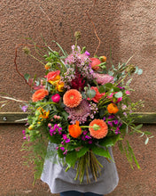 Load image into Gallery viewer, WOW Florist’s Choice
