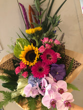 Load image into Gallery viewer, Bright Florist Choice
