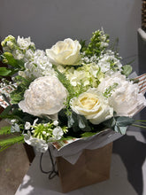 Load image into Gallery viewer, Neutral Florist Choice
