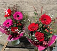 Load image into Gallery viewer, Mini Romance
