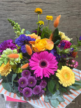 Load image into Gallery viewer, Bright Florist Choice
