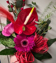 Load image into Gallery viewer, Mini Romance
