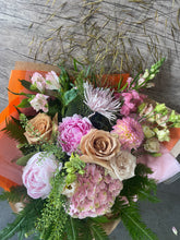 Load image into Gallery viewer, Pastel Florist Choice
