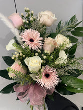 Load image into Gallery viewer, Valentine’s Florist Choice
