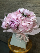 Load image into Gallery viewer, Pastel Florist Choice
