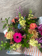 Load image into Gallery viewer, Bright Florist Choice
